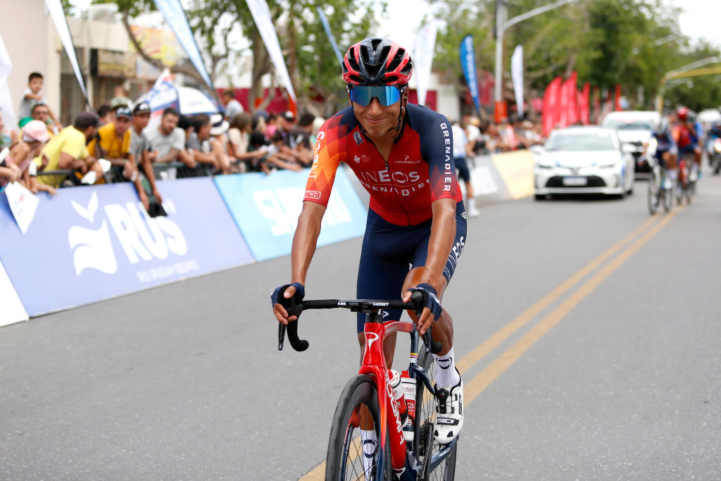 Egan Bernal abandonne la Vuelta a San Juan avec une douleur au genou