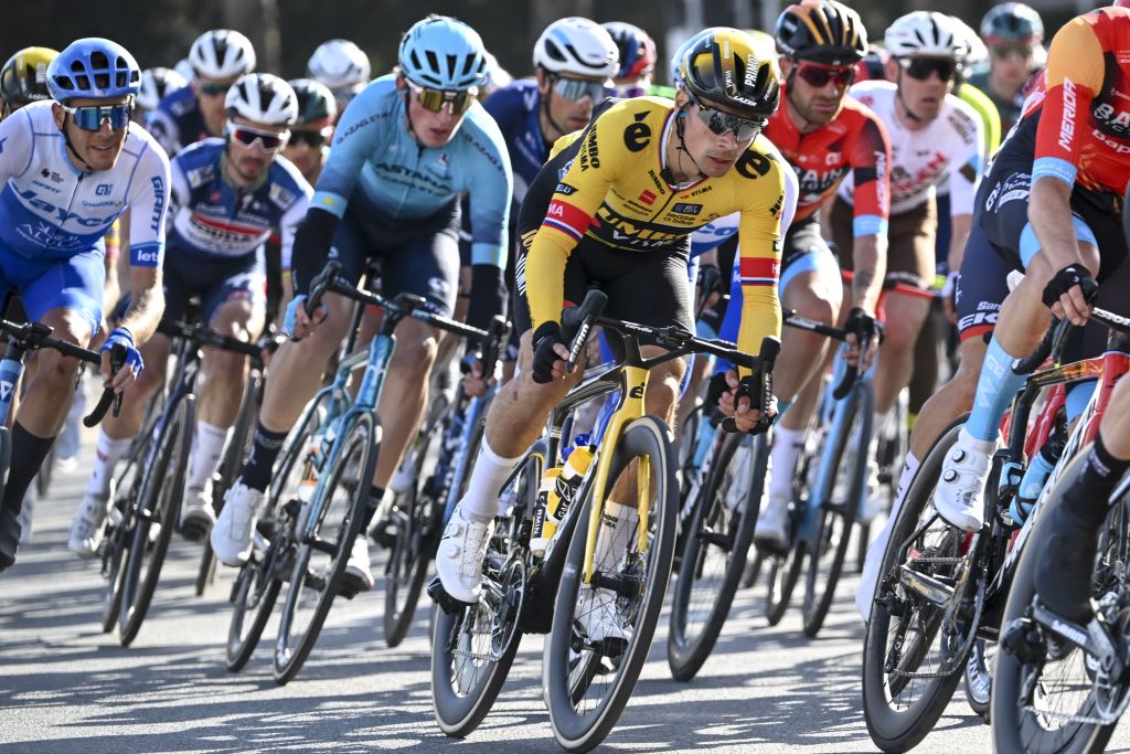 Primoz Roglic doit encore se raser les jambes mais montre sa forme à Tirreno-Adriatico