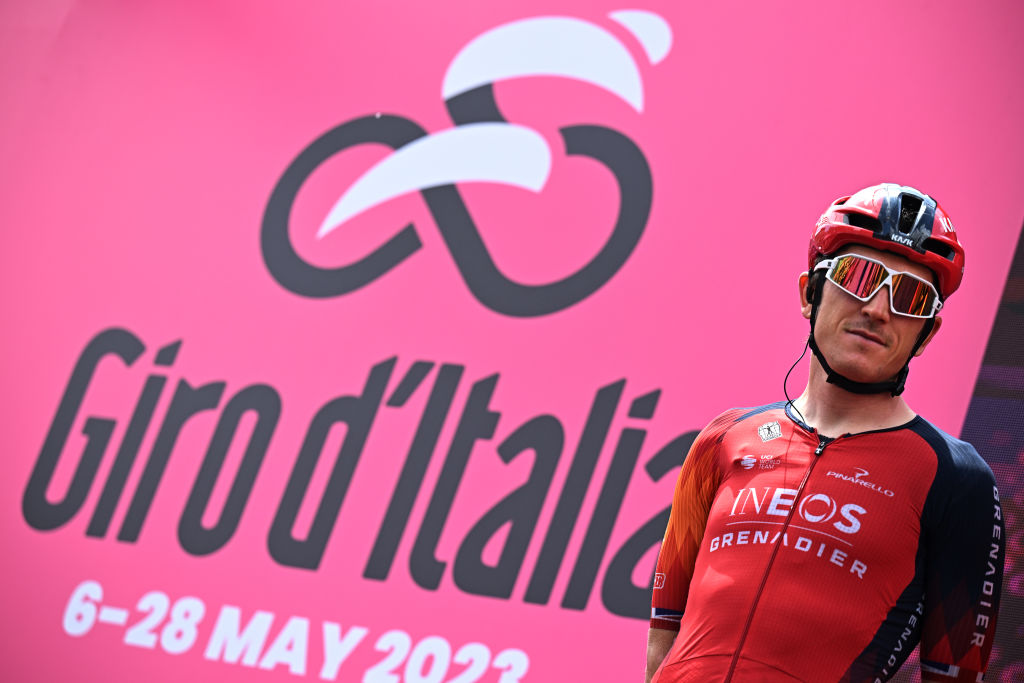 Un problème de chaîne oblige Geraint Thomas à poursuivre tardivement l'étape 6 du Giro d'Italia