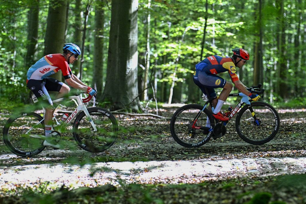Jasper Stuyven en solo pour doubler les titres euro-belges sur gravier
