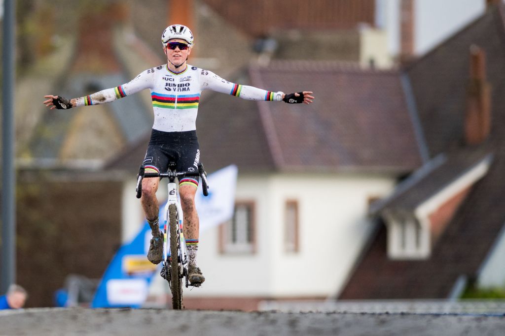 Fem van Empel remporte une victoire catégorique en Superprestige Boom