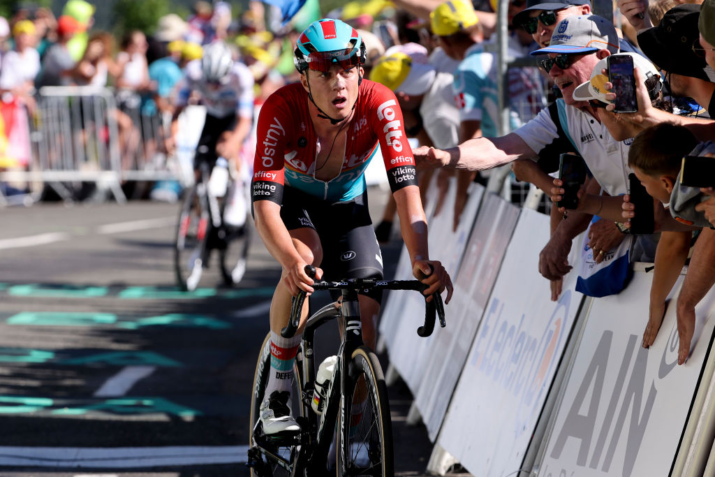 Maxim Van Gils écope d'une suspension de 25 jours pour avoir frappé un coureur lors du critérium de la Coupe du Japon