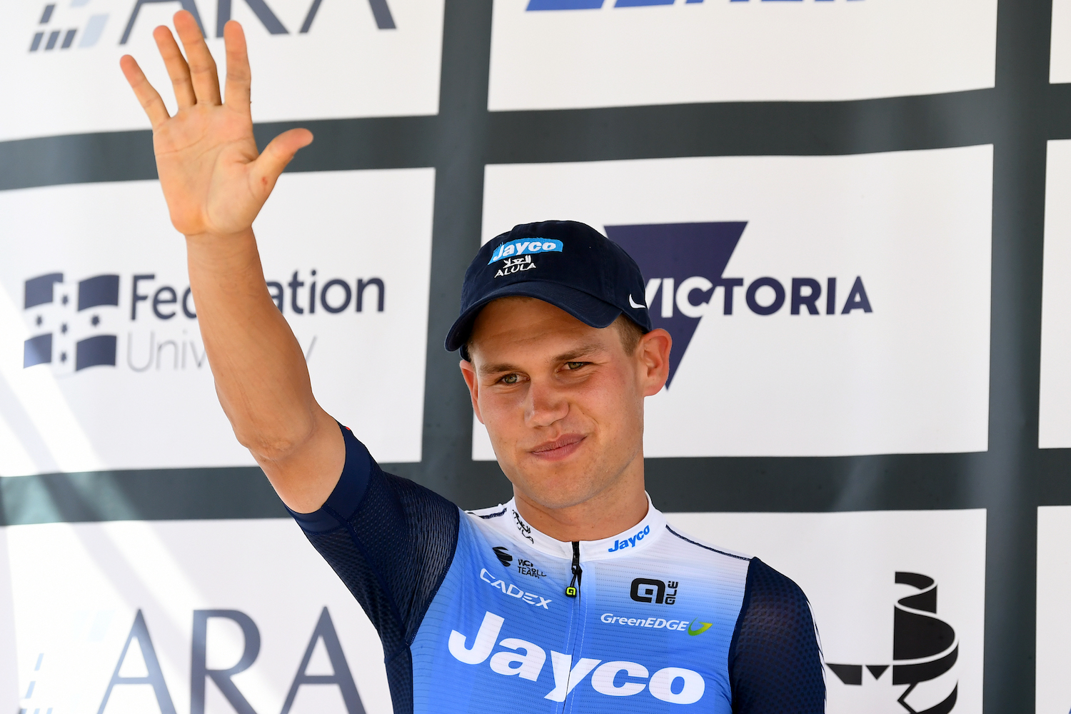 Luke Plapp surmonte l'échange de vélo pour remporter le titre australien du contre-la-montre masculin élite