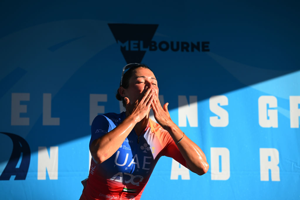 "Parfait, exactement ce que j'aime" - La reconnaissance de la course et la victoire critique placent Bertizzolo en tête avant la course Cadel Evans féminine