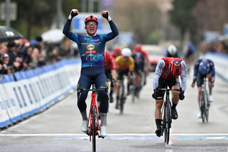 L'incroyable séquence de victoires de Mads Pedersen se poursuit au Tour de la Provence