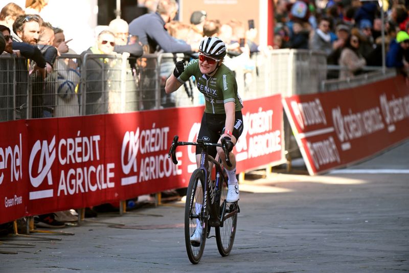 "Ils savent tous qui je suis" – Puck Pieterse vise le podium des Strade Bianche