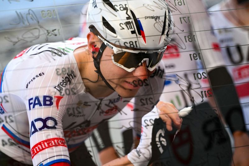 Tadej Pogacar attaquera sur le Poggio à Milan-San Remo