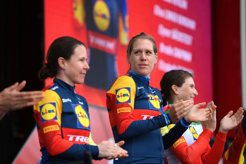 Ellen van Dijk rejoint Norsgaard, Cavalli dans la Vuelta Femenina abandonne après un départ affecté par un accident