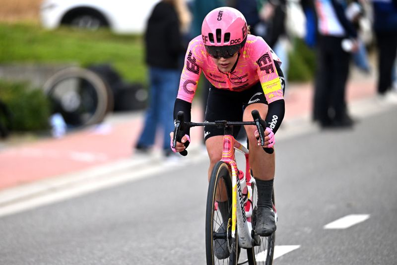 Étape 4 de la Vuelta Femenina : Kristen Faulkner remporte une étape palpitante avec une attaque en solo tardive