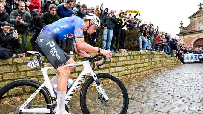 Mathieu Van Der Poel écrase Omloop Nieuwsblad 2026 avec un chef-d'œuvre solo 28 février 2026
