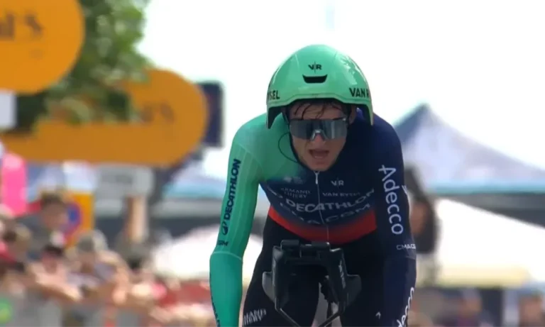 Twist : Sur le casque de Félix Gall
