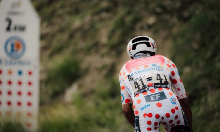 Tournée : Cette fois Carapaz a passé l'écran