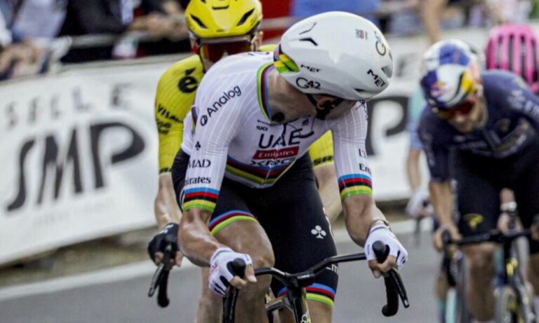Un maillot arc-en-ciel grégaire arrive à nous